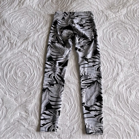 Koral - Drive High-Rise Leggings - Paradise - Picture 8 of 12